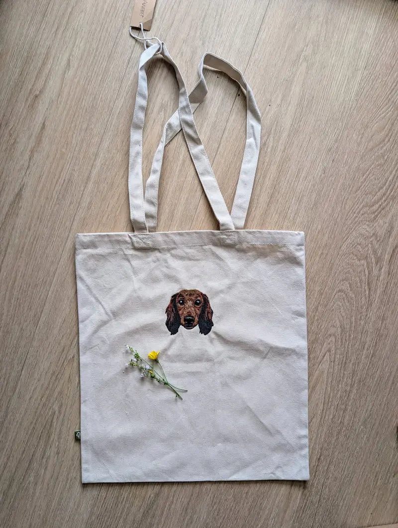 Handlenett med broderi av dasch hund