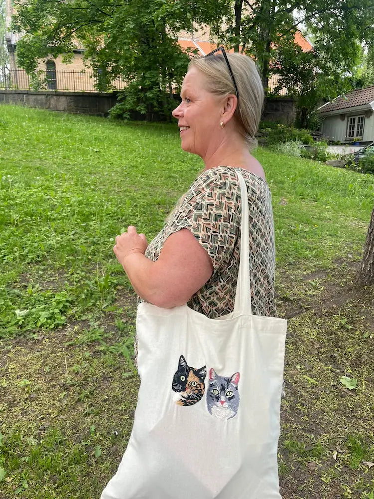Handlenett med personlig broderi av egne katter